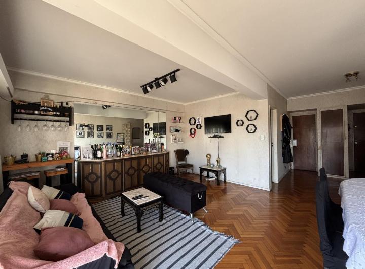 OPORTUNIDAD Venta luminoso semipiso 5 ambientes en Caballito, cochera, seguridad, balcon al frente, 4