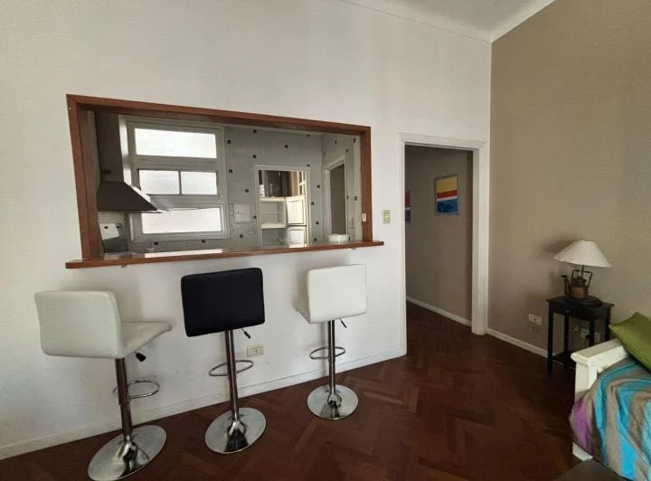 OPORTUNIDAD venta luminoso departamento 3 ambientes en Congreso, balcón, apto crédito 5
