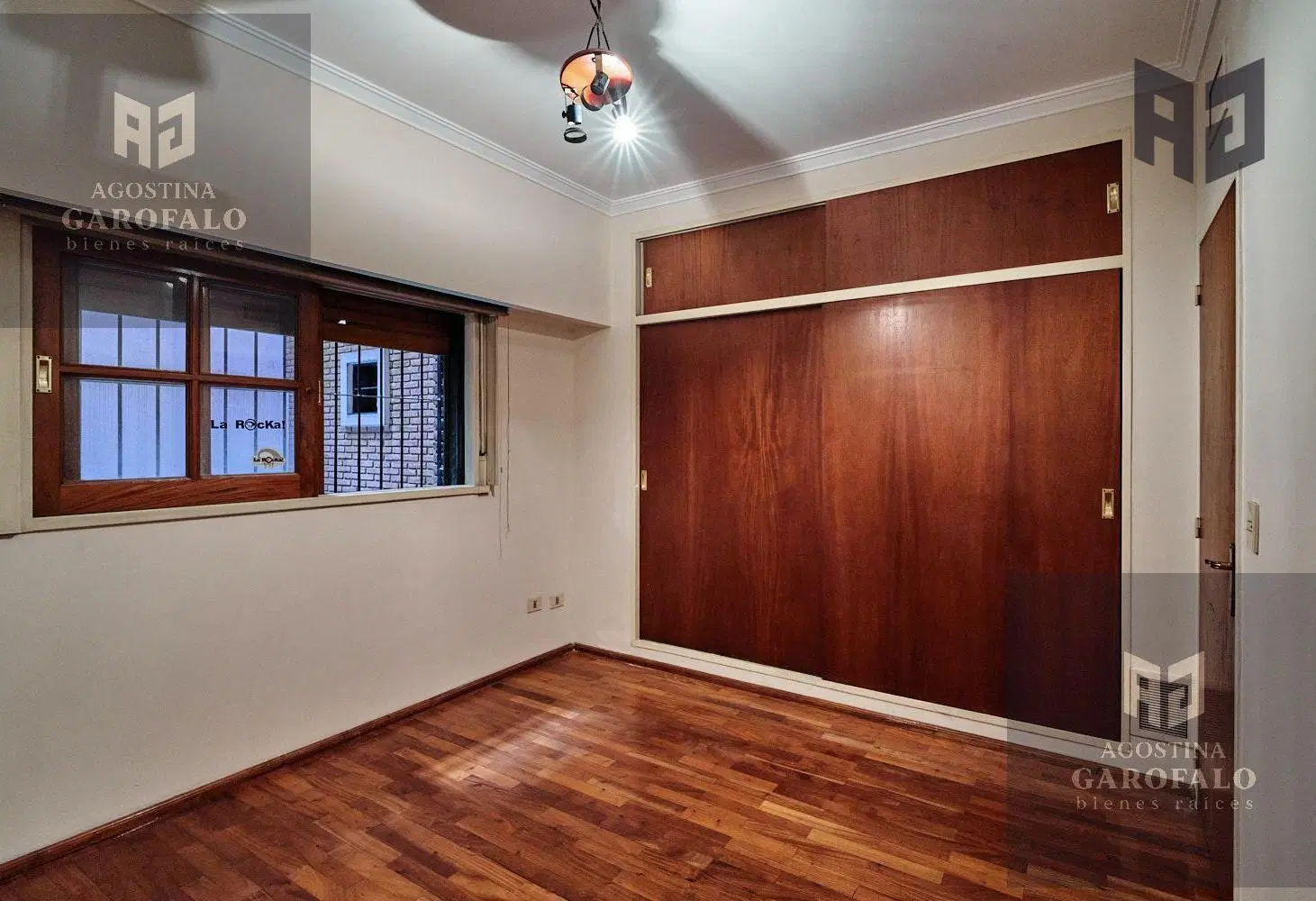 Venta espectacular piso, 5 ambientes, 2 cocheras, baulera, doble balcón y patio en Caballito 5