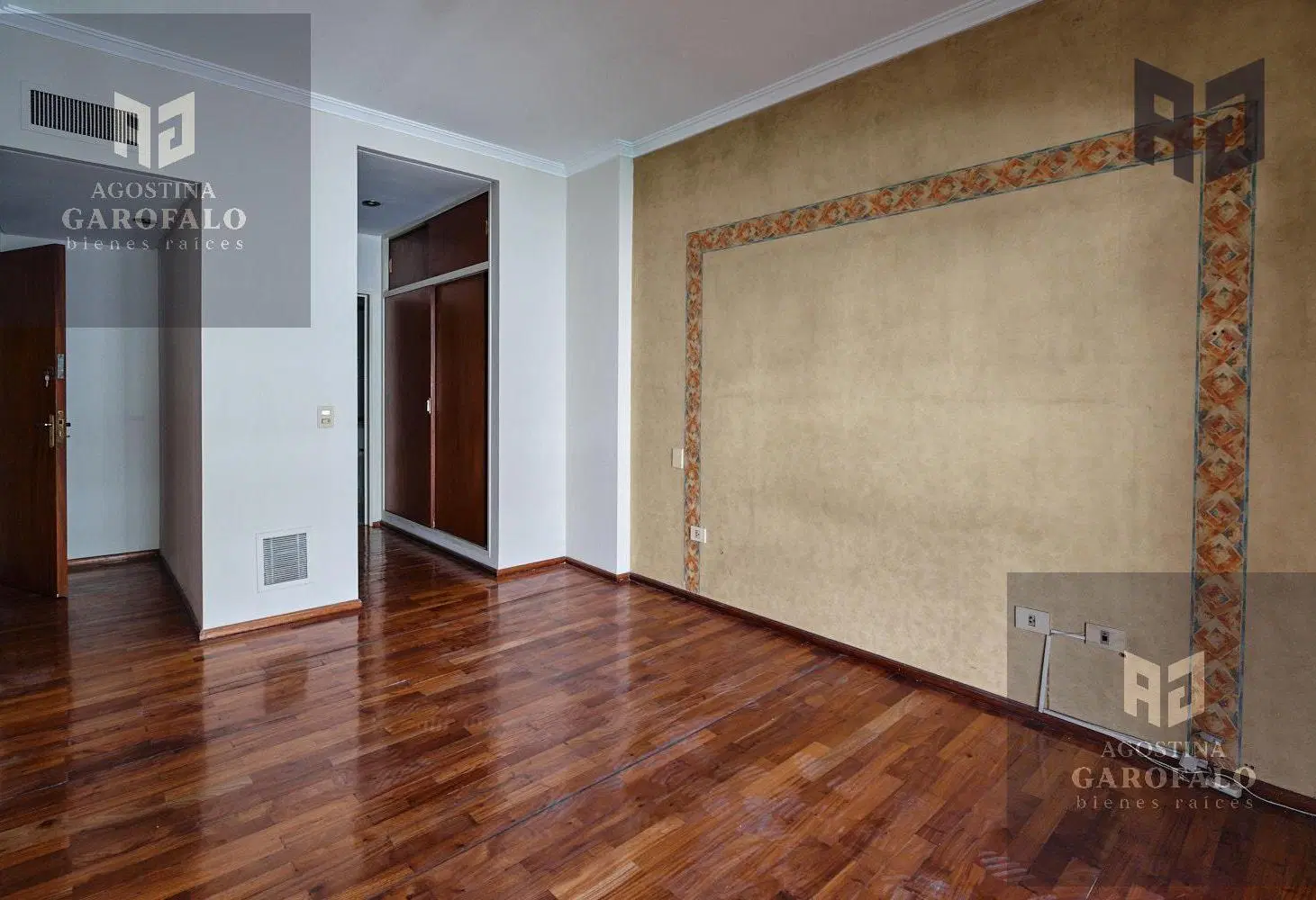 Venta espectacular piso, 5 ambientes, 2 cocheras, baulera, doble balcón y patio en Caballito 4