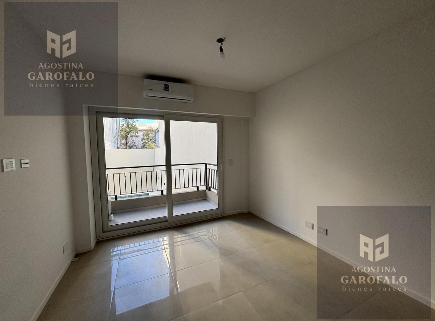 Amplio monoambiente con balcon al contrafente, solarium, piscina, laundry, espacio de coworking