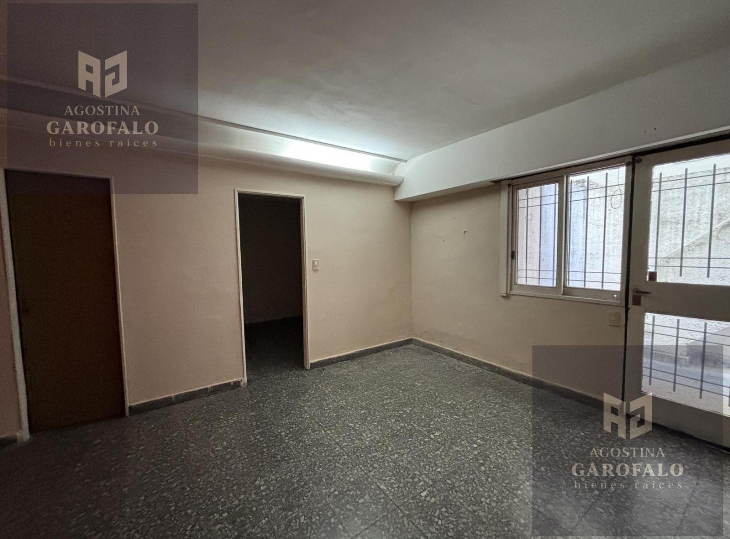Foto de Venta PH 4 ambientes con cochera, patio y terraza con parrilla en, imagen 2