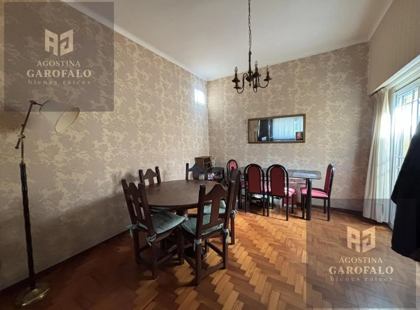 Venta Casa Lote Propio con patio y parrilla en Parque Chacabuco 3