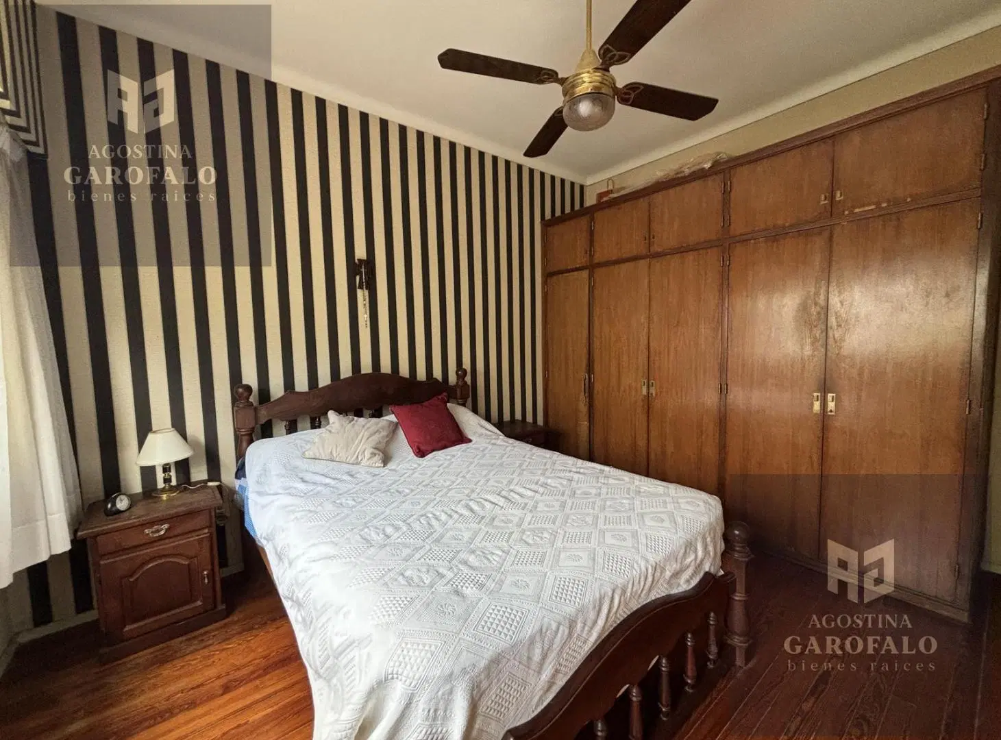Venta Casa Lote Propio con patio y parrilla en Parque Chacabuco 4