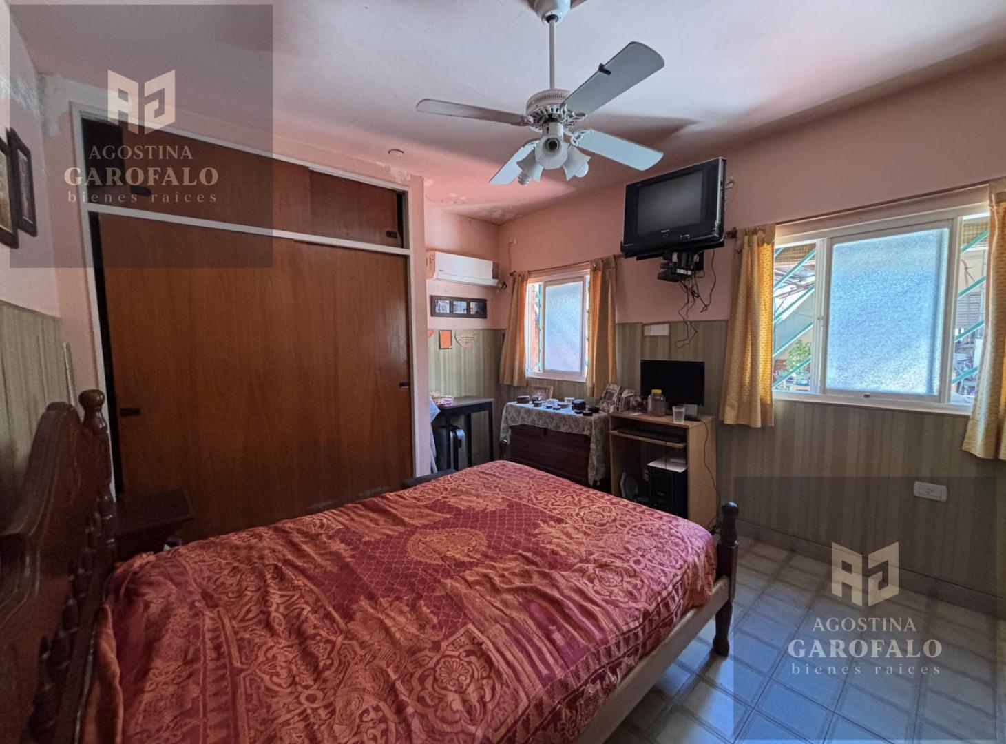 Casa multifamiliar, 6 ambientes, terraza propia, boedo