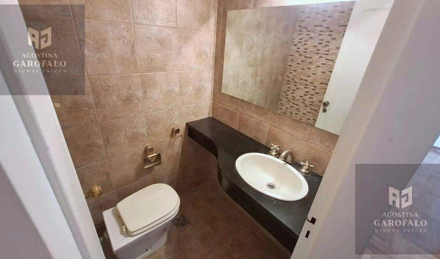 Venta piso completo de 4 ambientes, balcon corrido al frente, espacio guardacoche, apto crédito 5