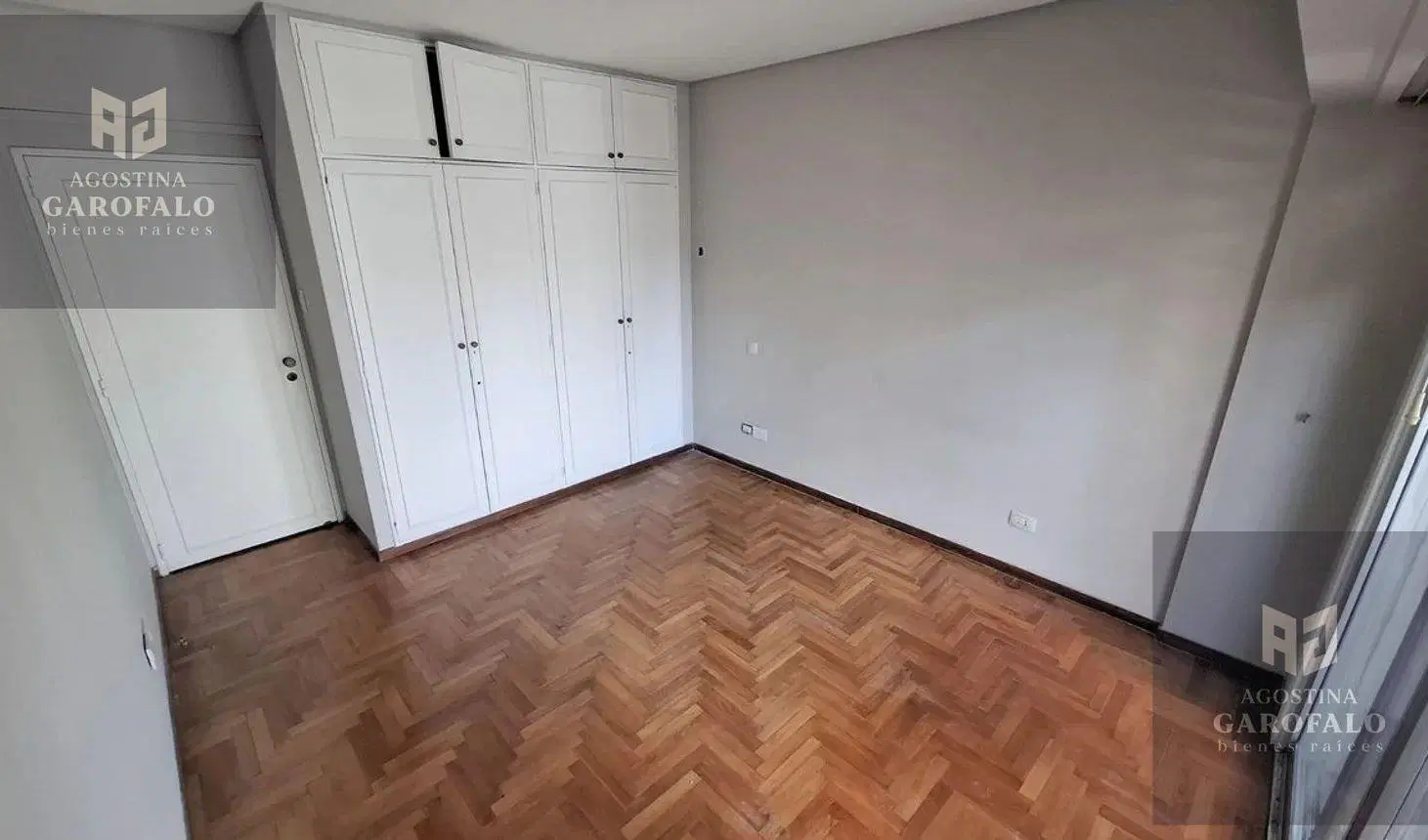Venta piso completo de 4 ambientes, balcon corrido al frente, espacio guardacoche, apto crédito 1