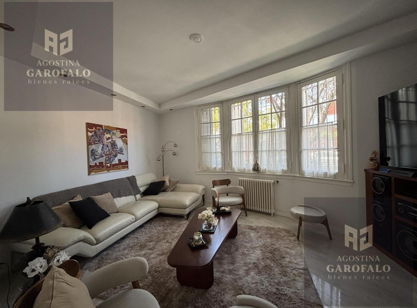 Foto de Venta Casa 5 ambientes con jardin y cochera en Parque Chacabuco Barrio, imagen 3