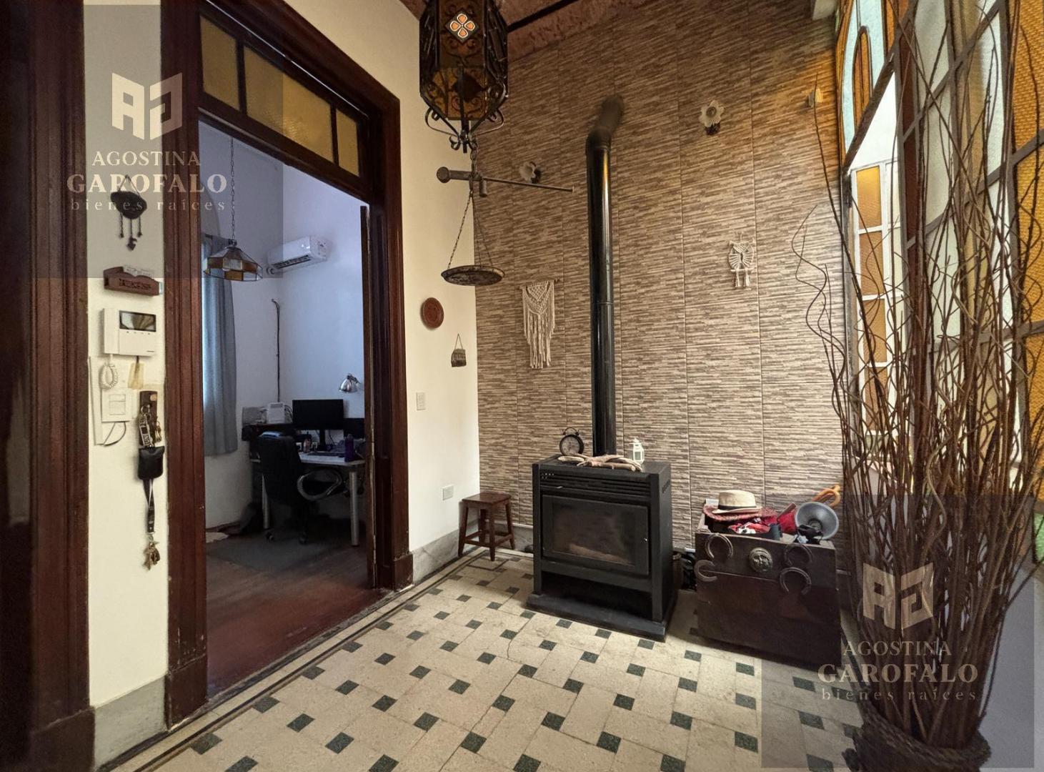 Foto de Bajo de precio, Venta Casa Lote propio 6 ambientes con amplia terraza y, imagen 1