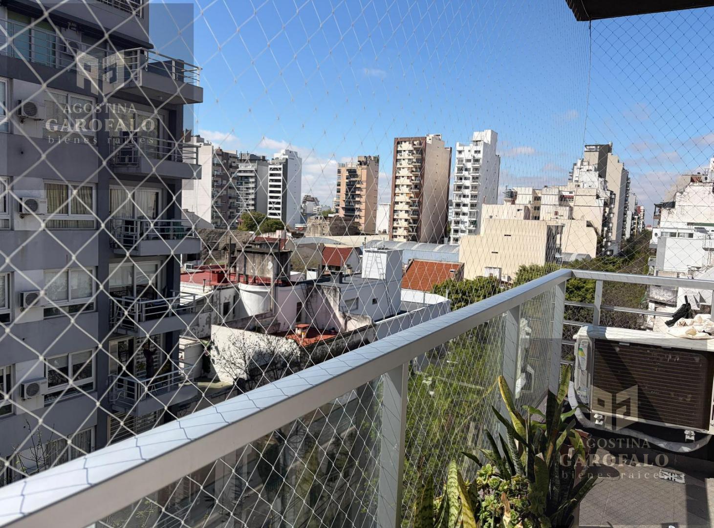 Foto de Atractivo y luminoso departamento de tres ambientes con cochera, imagen 2