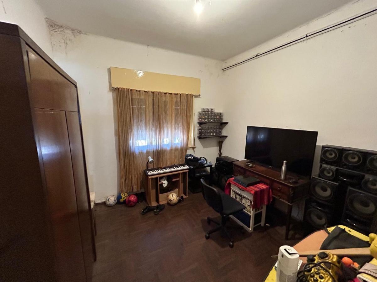 Foto de RETASADA - CASA A REFACCIONAR SOBRE LOTE DE 10X23, imagen 2