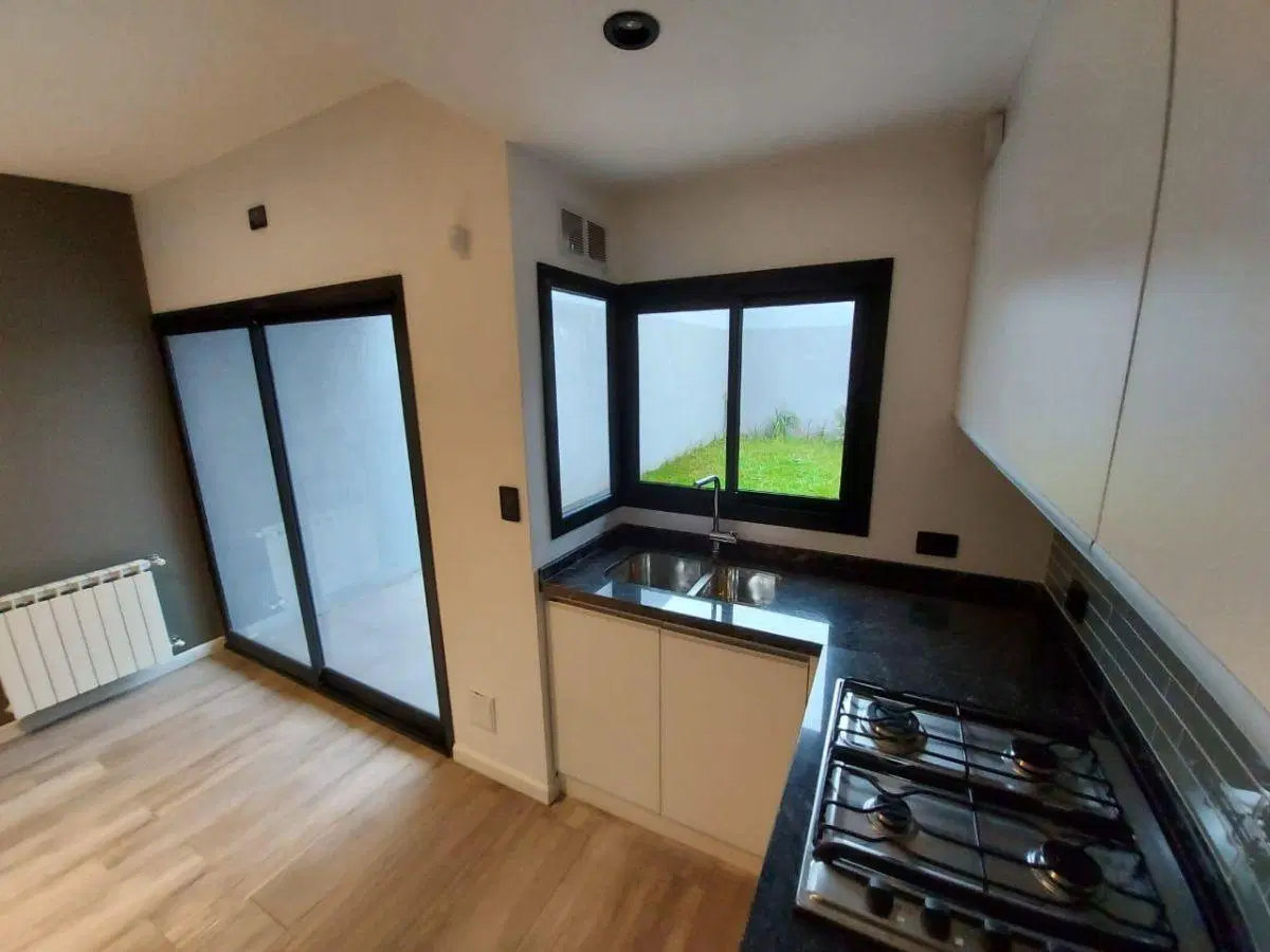 DUPLEX 3 AMBIENTES CON TERRAZA. 2