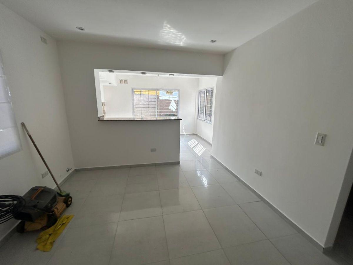 Foto de CASA 4 AMB. RECICLADA., imagen 1
