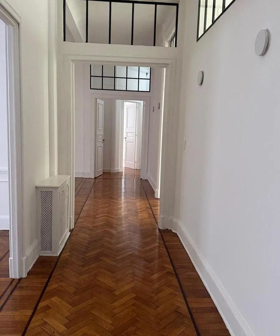 Excelente edificio francés de 3 dormitorios en suite 2