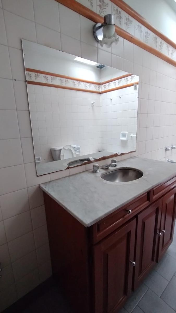 Casa en Centro, Amplia, Apta Profesionales, Instituciones. 4