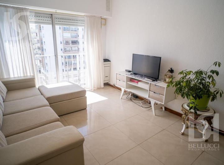 Foto de VENTA- 2 AMB CON VISTA AL MAR - ZONA CENTRO, imagen 1