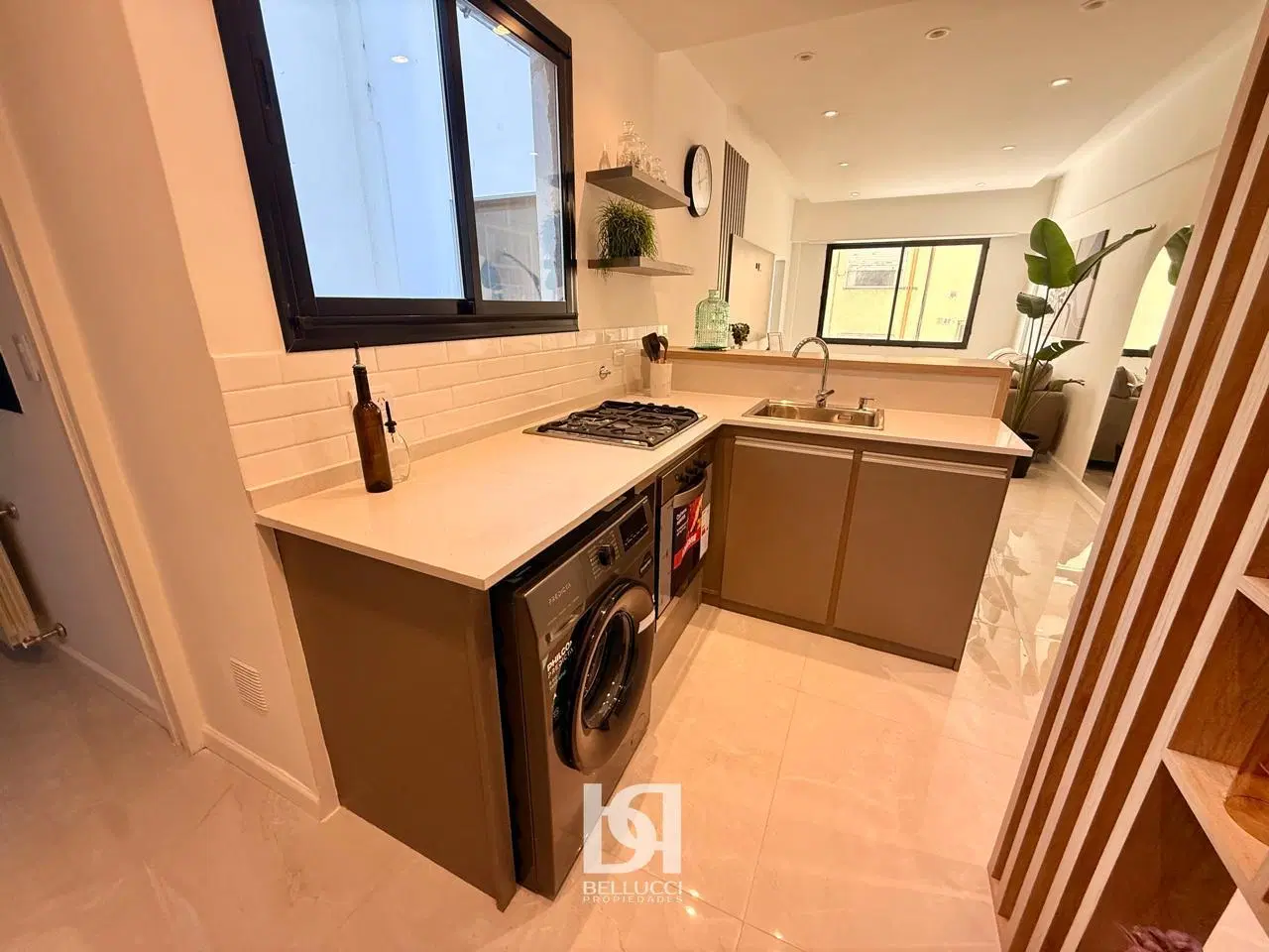 Departamento de 3 ambientes c/dependencia en VENTA 4
