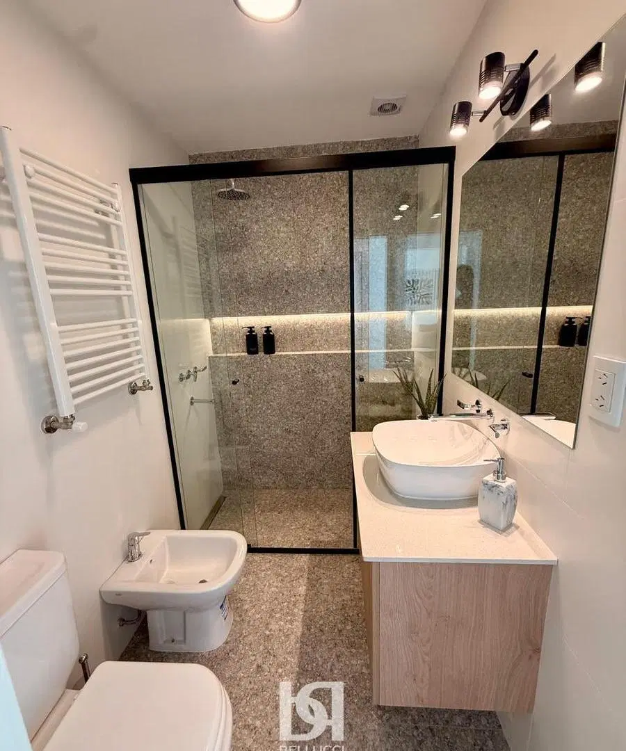 Departamento de 3 ambientes c/dependencia en VENTA 8