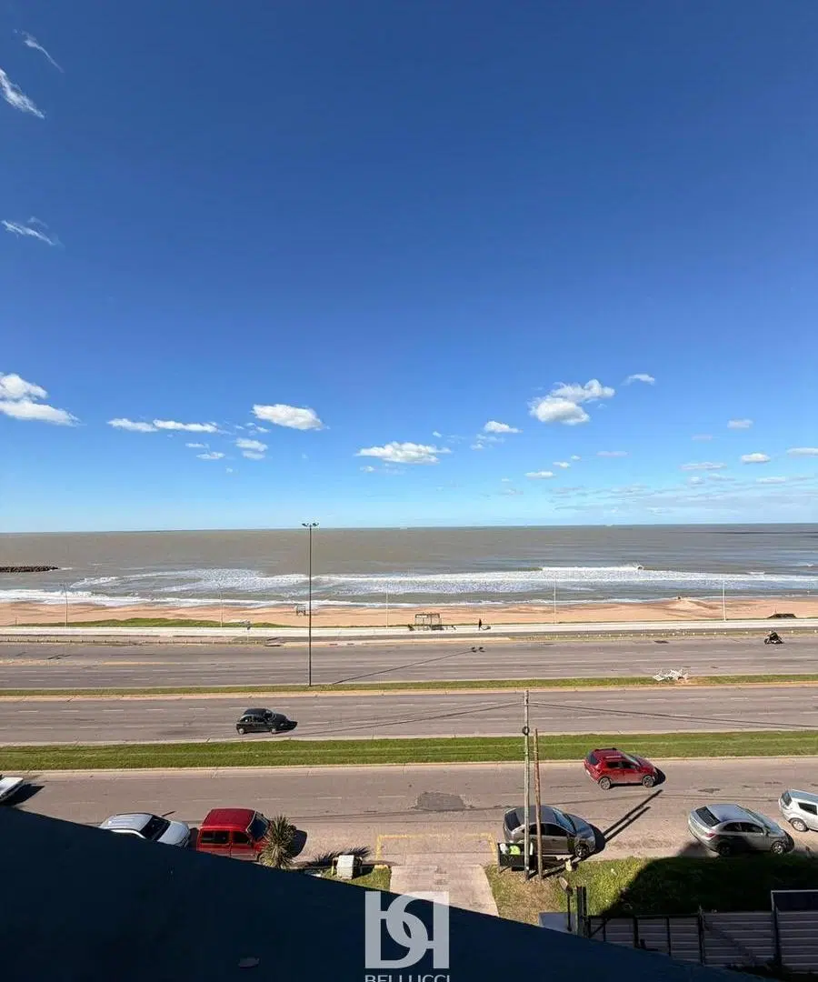 Departamento de 3 ambientes con vista al mar en VENTA Mar del Plata 2