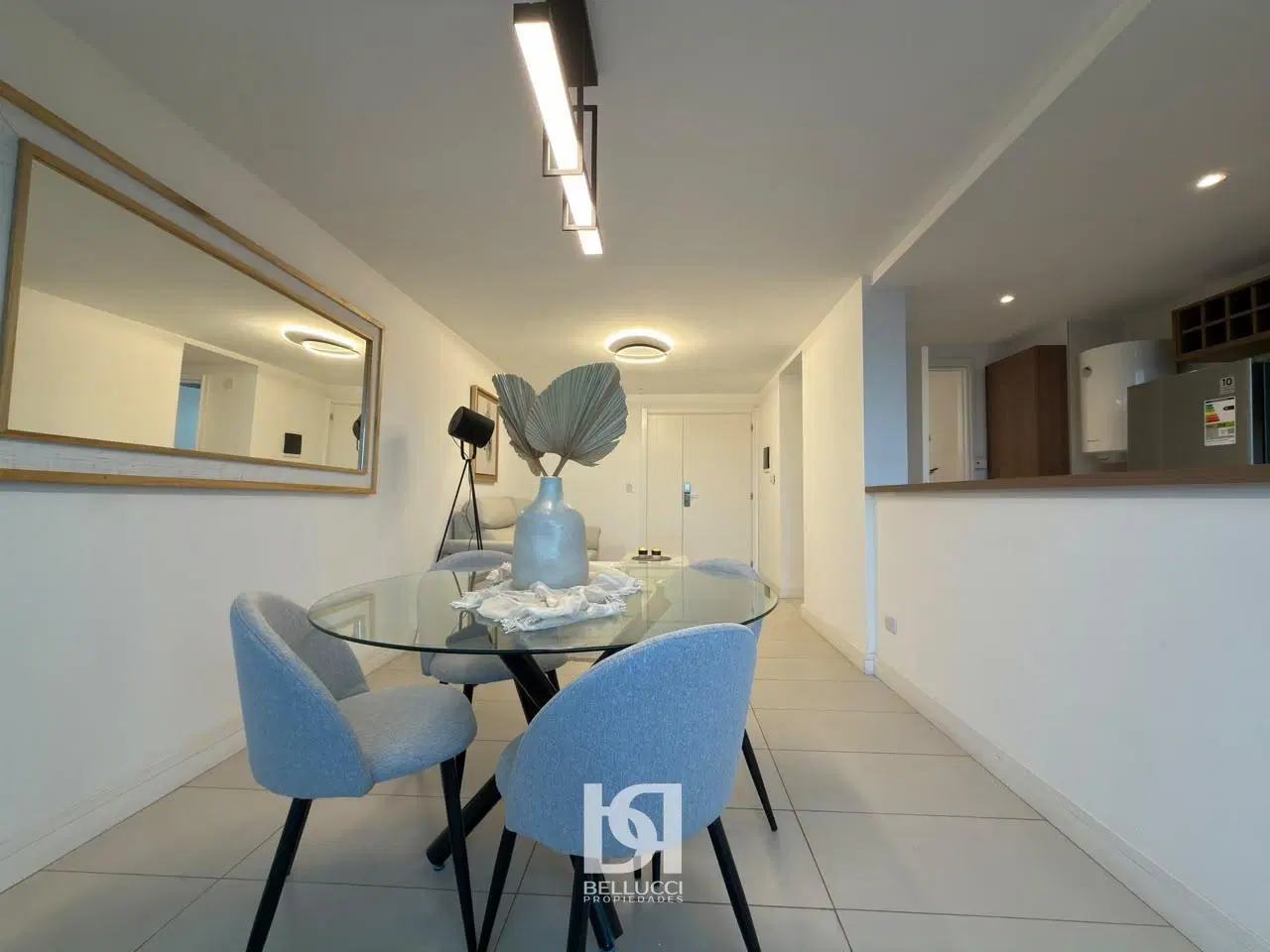 Departamento de 2 ambientes con VISTA AL MAR en VENTA 5