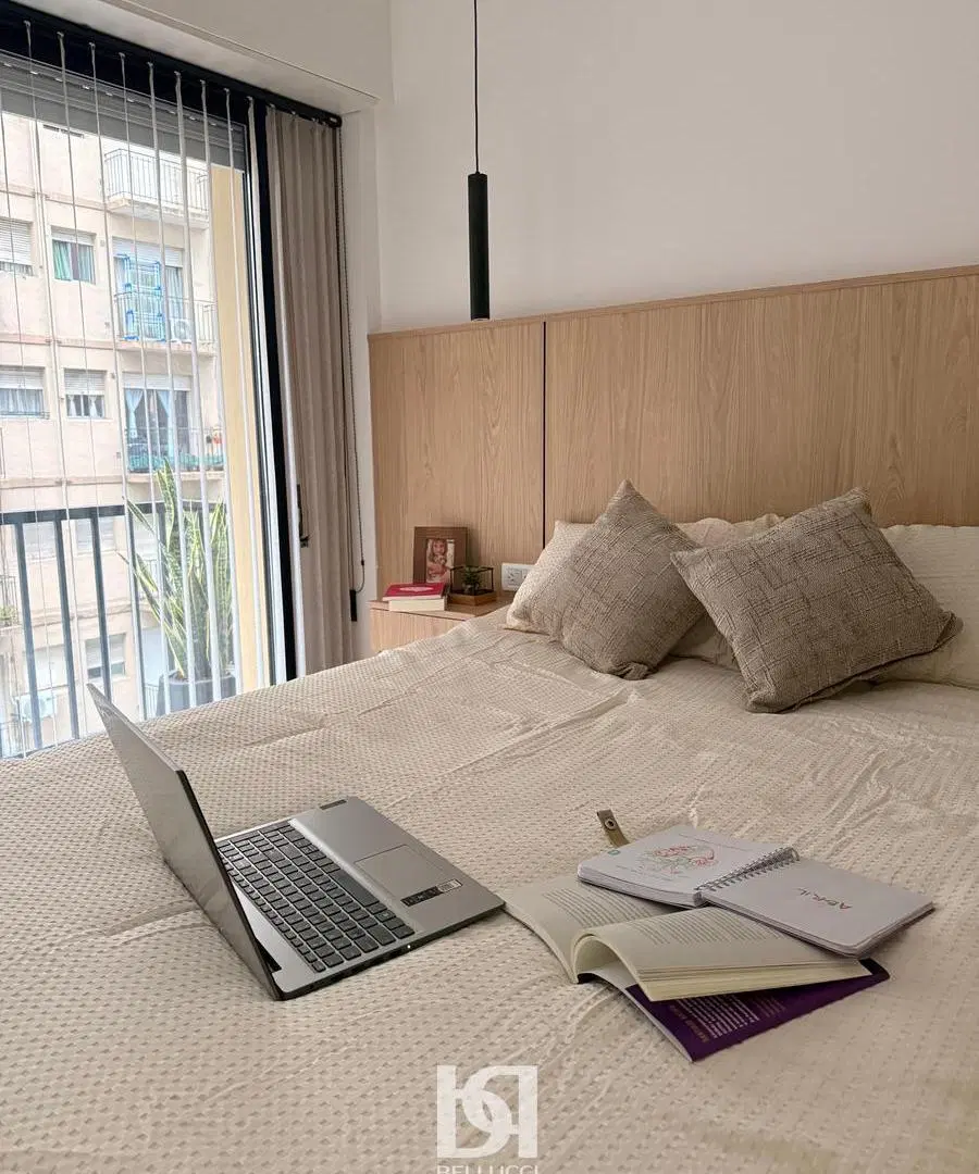DEPARTAMENTO DE 2 AMBIENTES A LA CALLE CON BALCON SALIENTE 5