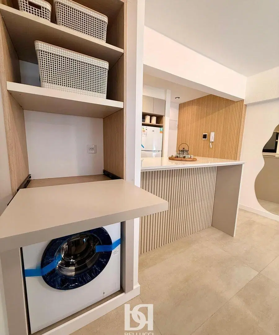 DEPARTAMENTO DE 2 AMBIENTES A LA CALLE CON BALCON SALIENTE 3