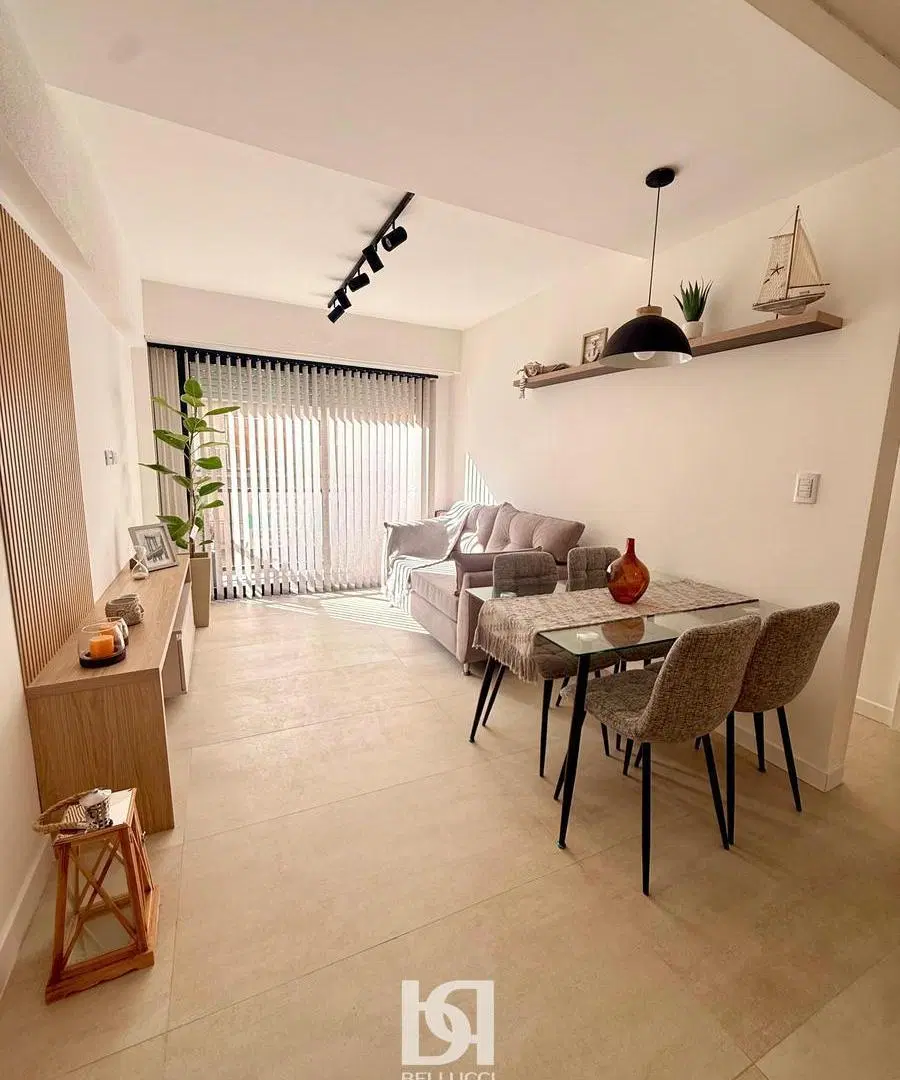 DEPARTAMENTO DE 2 AMBIENTES A LA CALLE CON BALCON SALIENTE 1