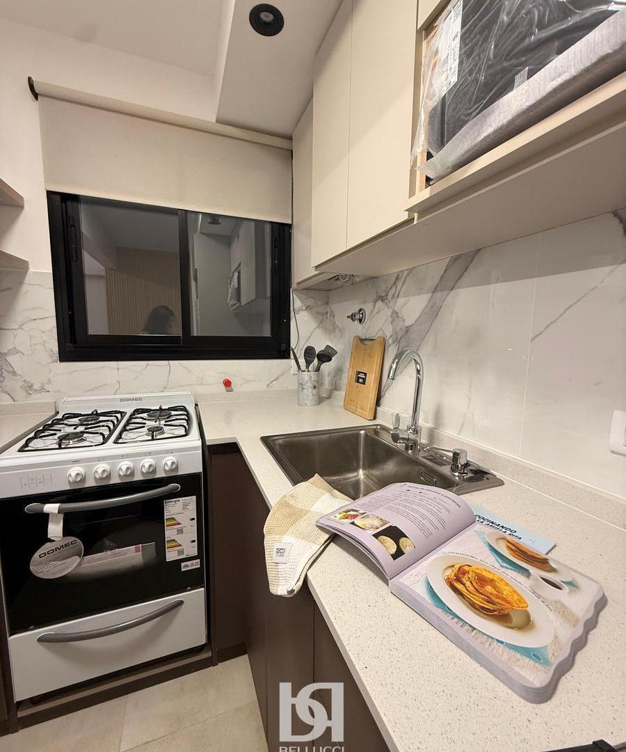 Foto de DEPARTAMENTO DE 2 AMBIENTES A LA CALLE CON BALCON SALIENTE, imagen 3