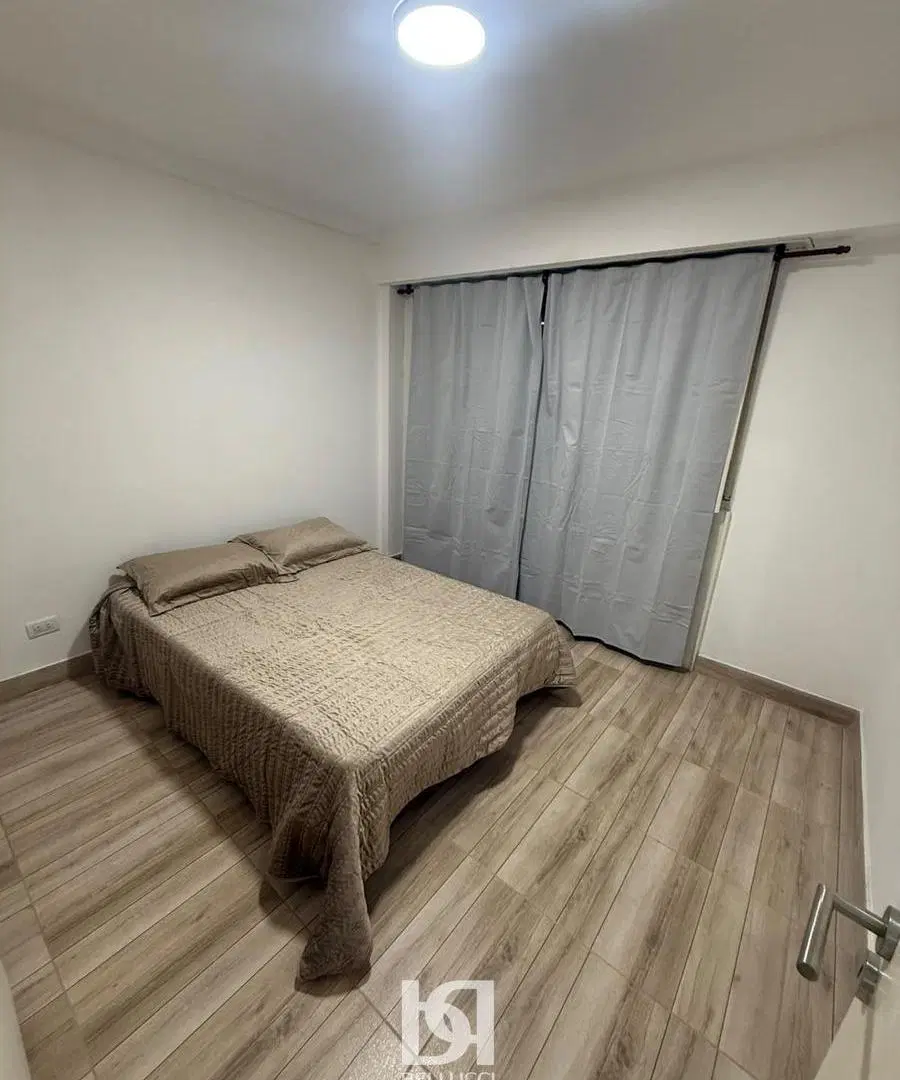 DEPARTAMENTO DE 2 AMBIENTES CON BALCON A LA CALLE 4