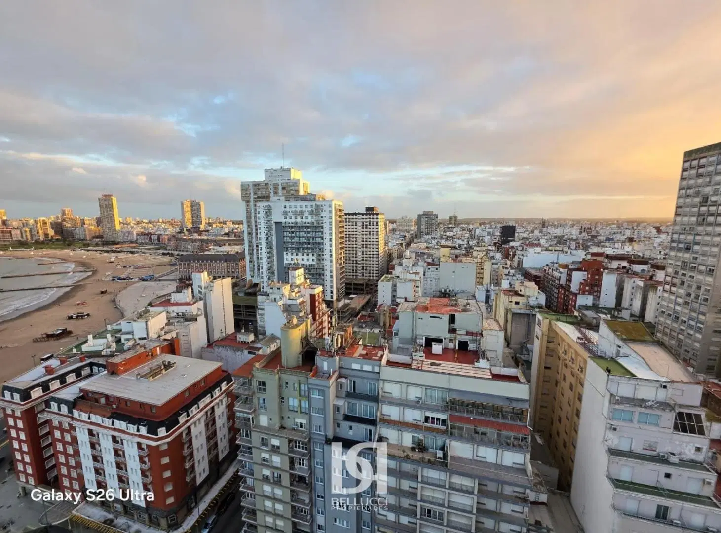Departamento de 3 ambientes con COCHERA en VENTA 4