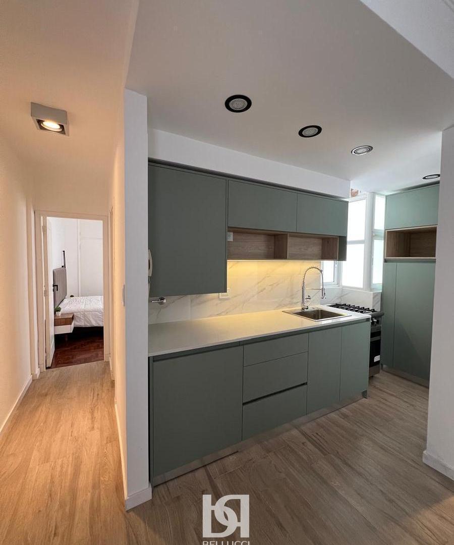 Foto de VENTA // 3 AMB LATERAL // PLAZA MITRE, imagen 2