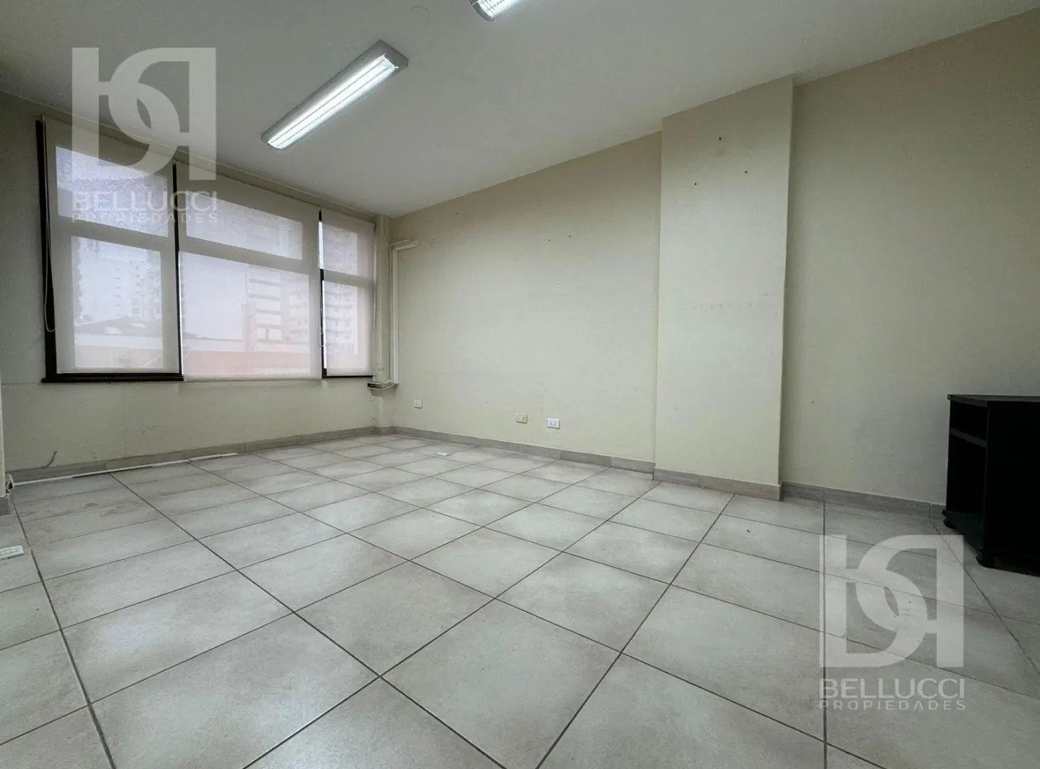OFICINA EN VENTA ZONA CENTRO 8