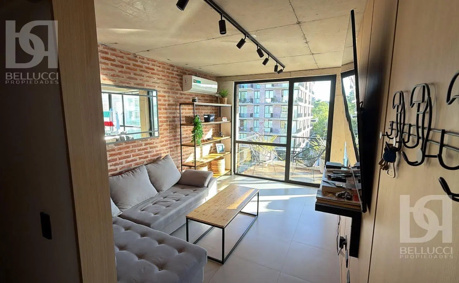 SEMIPISO DE 3 AMBIENTES CON COCHERA FIJA Y TERRAZA PROPIA 1