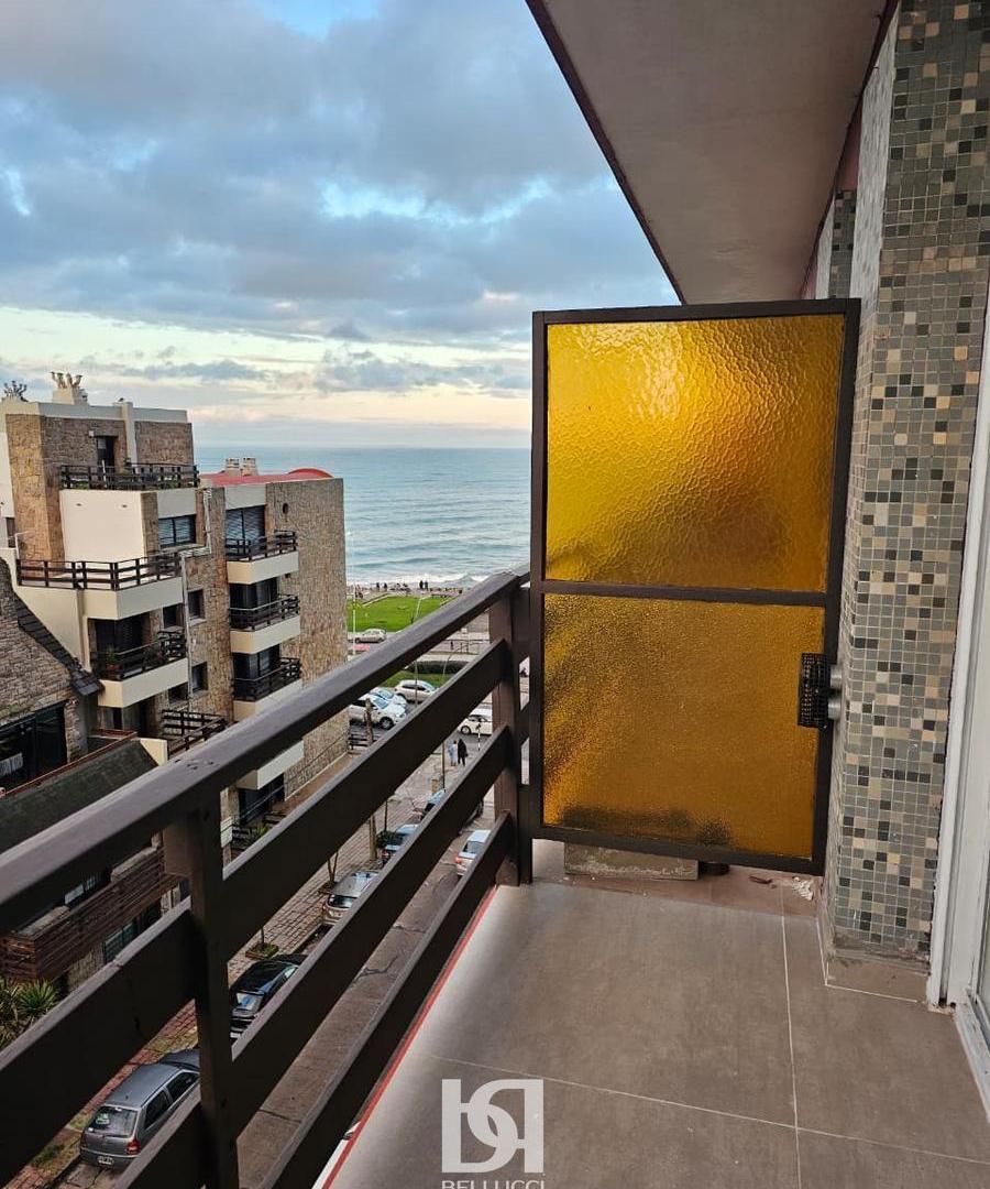 Foto de Departamento de 2 ambientes con vista al mar en VENTA, imagen 3