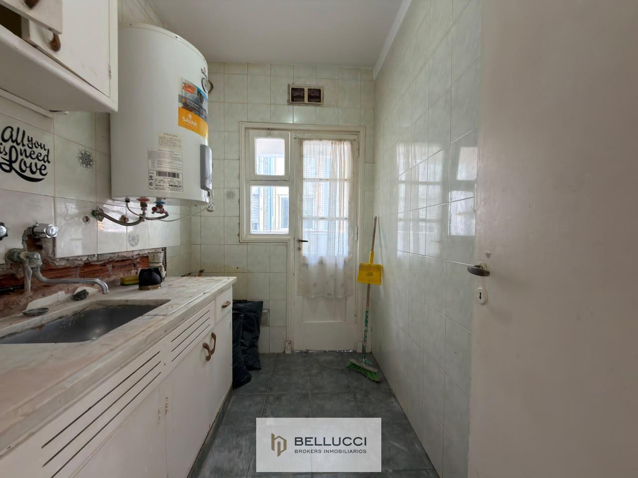 Foto de VENTA OPORTUNIDAD // 2 AMB // ZONA PLAZA COLON, imagen 3