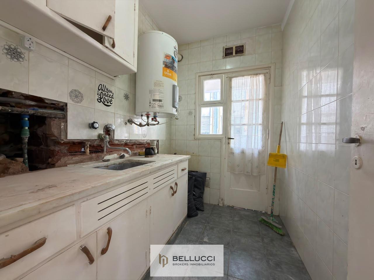 Foto de VENTA OPORTUNIDAD // 2 AMB // ZONA PLAZA COLON, imagen 4