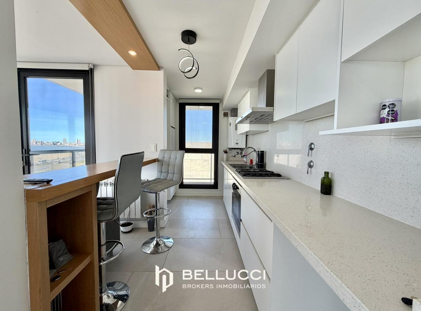 Foto de DEPARTAMENTO 3 AMBIENTES CON COCHERA DOBLE Y BALCON FRENTE AL MAR, imagen 4