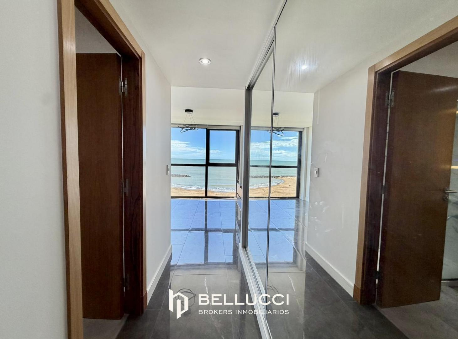 Foto de DEPARTAMENTO 3 AMBIENTES CON COCHERA DOBLE Y BALCON FRENTE AL MAR, imagen 3