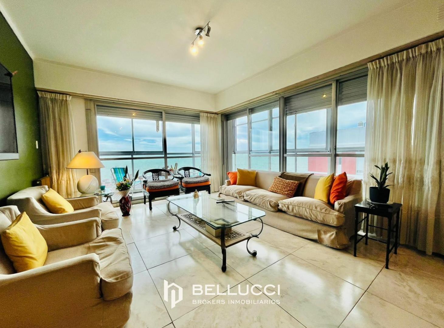 Foto de Departamento 4 ambientes con dependencia y vista al mar - Punta Iglesia, imagen 2