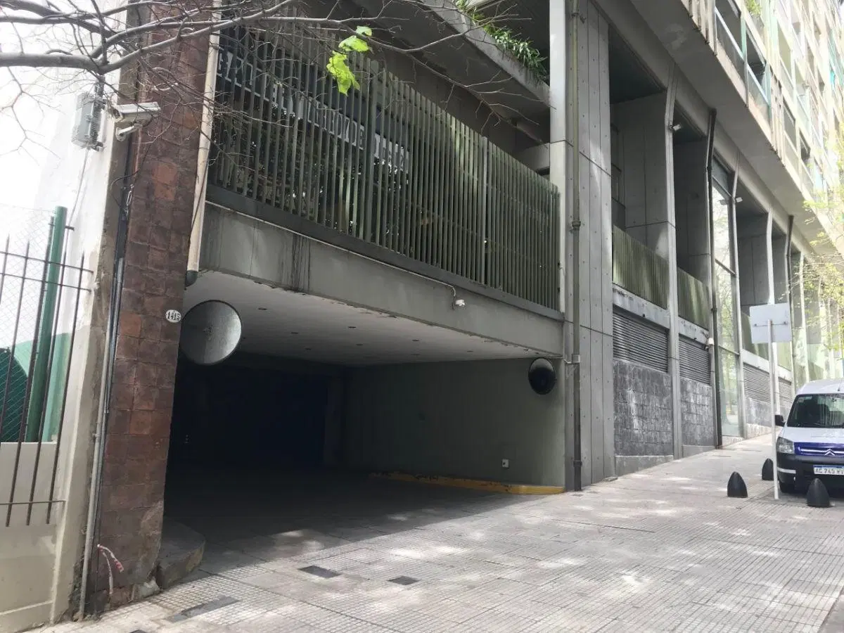 Venta | Cochera | Retiro - Centro | Suipacha y Arroyo 5
