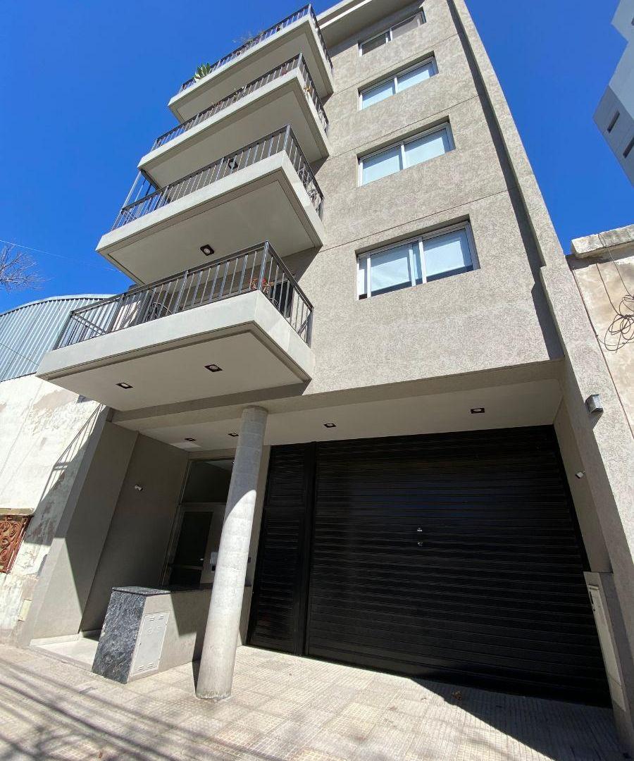 Foto de Venta | Villa Ortuzar | 2 AMB con patio | Caldas al 1700, imagen 1