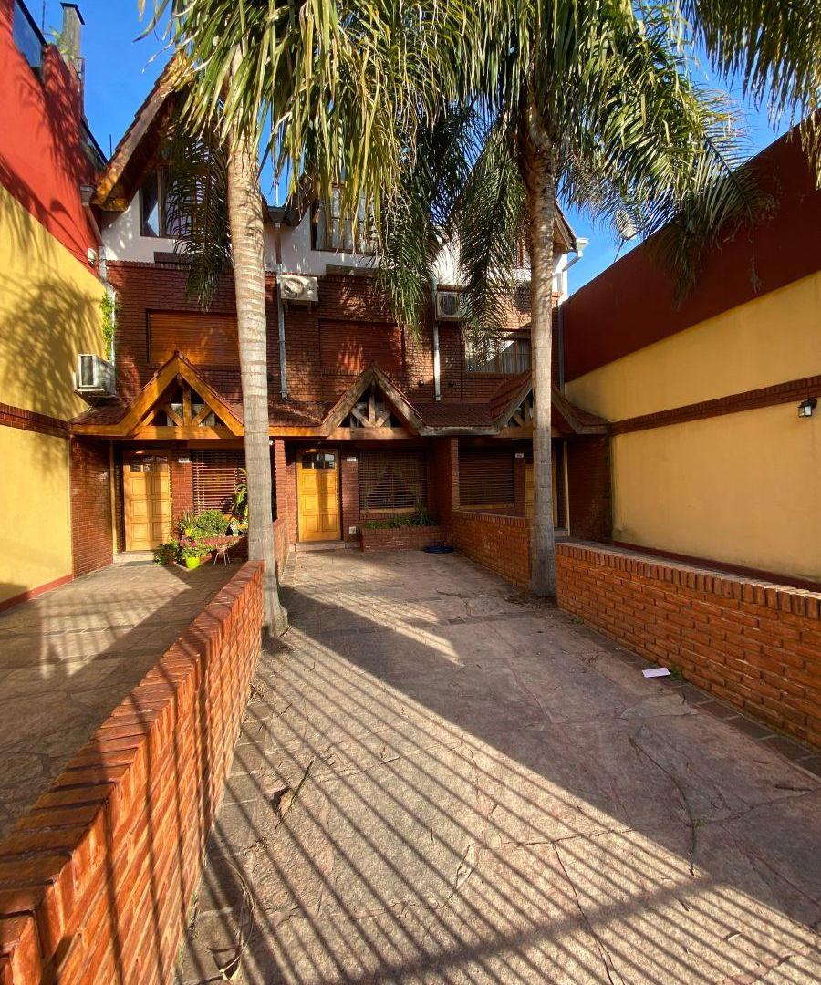 Foto de Venta | Villa Urquiza | Duplex 5 Amb - 2 Coch - Fondo | Nahuel Huapi Al, imagen 1