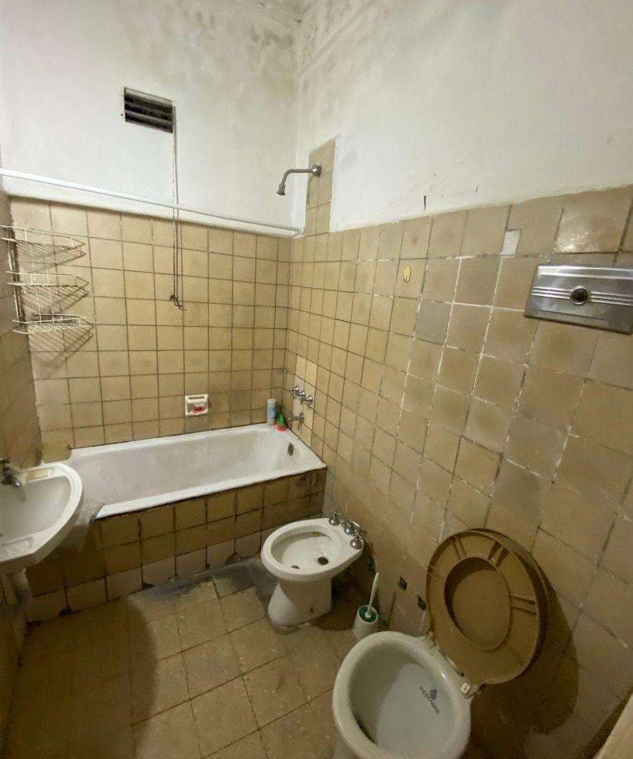 Foto de Venta | Colegiales | Gran 2 Amb con Patio, a Reciclar | Delgado Al 1500, imagen 1