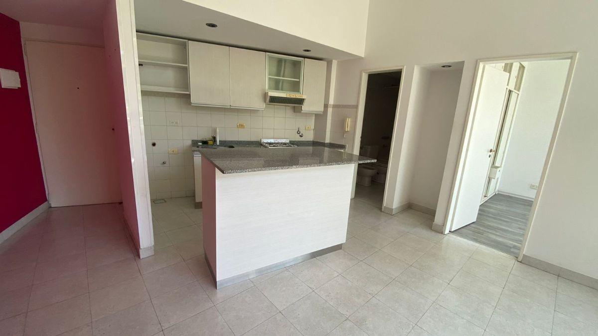 Foto de Venta | Flores | 2 AMB | Bacacay y Granaderos | Alfrente con balcón, imagen 1