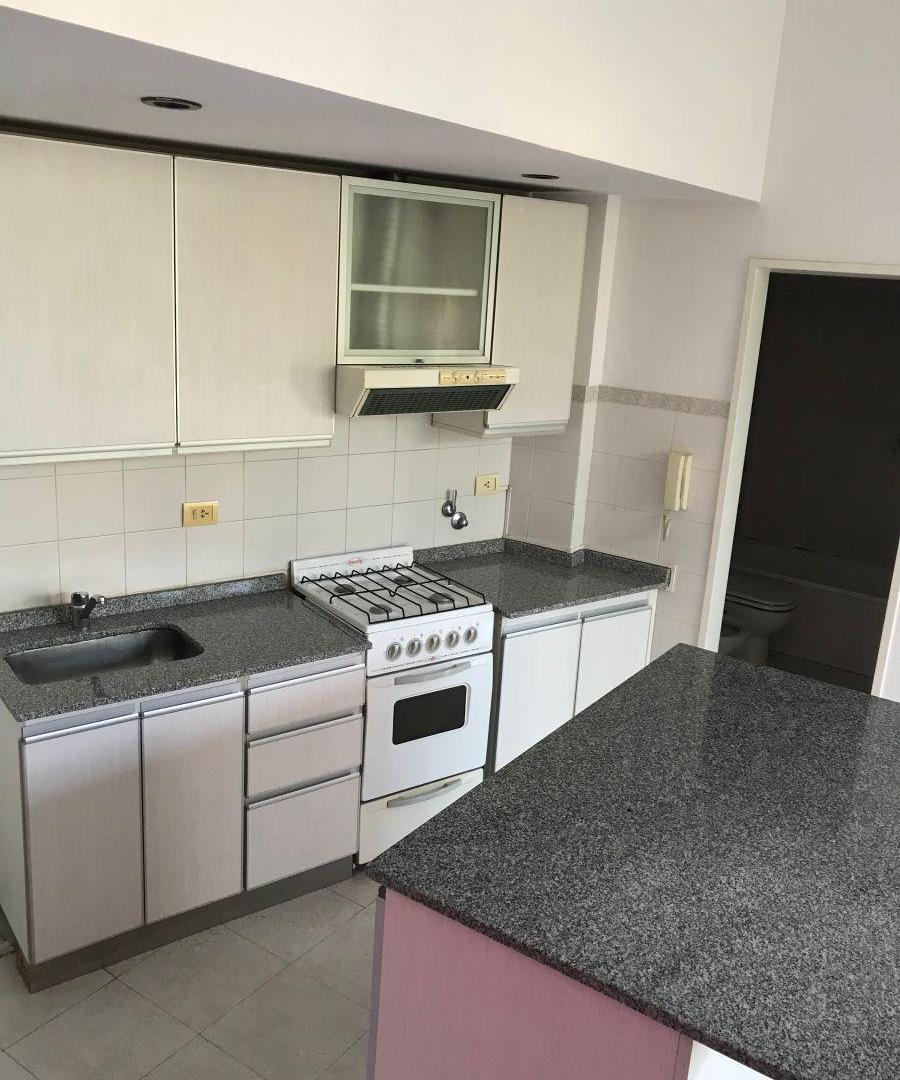 Foto de Venta | Flores | 2 AMB | Bacacay y Granaderos | Alfrente con balcón, imagen 4