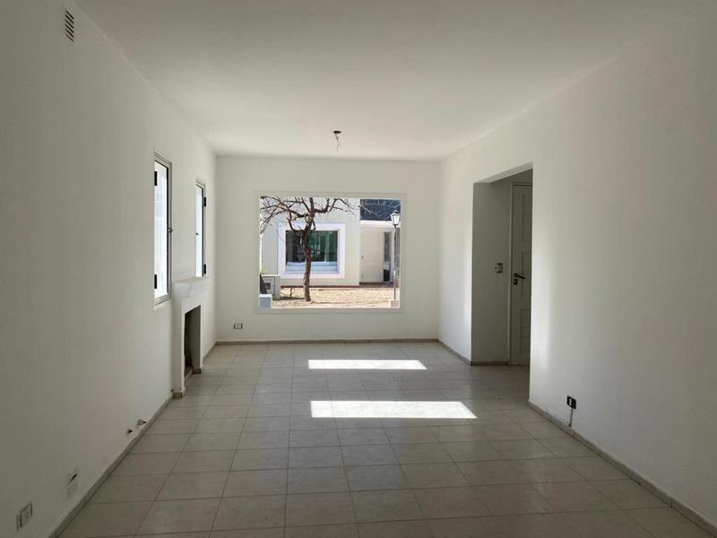 Foto de Casa en Alquiler 3 dormitorios Complejo Cerrado Seguridad - Valles del, imagen 2