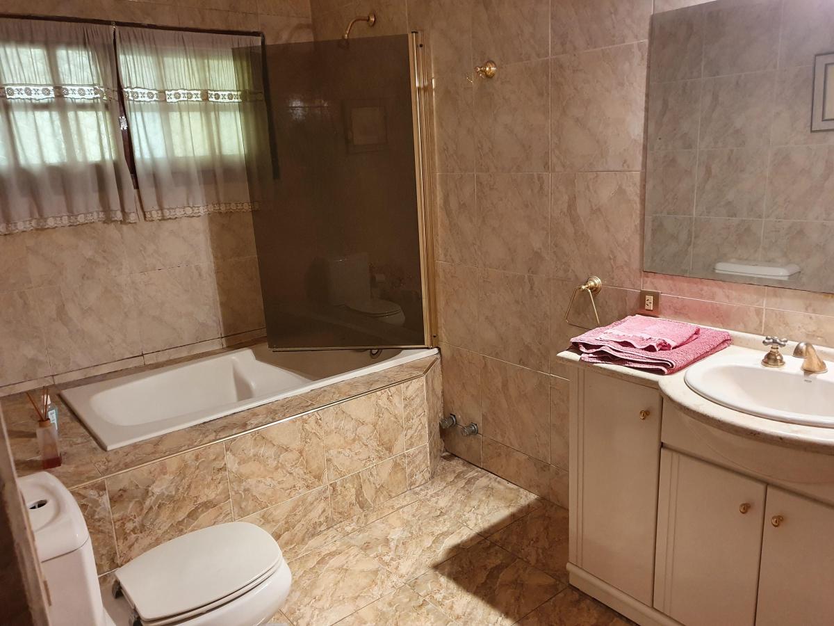 Chalet en Tres Plantas, Excelente 7 Ambientes en Munro 3