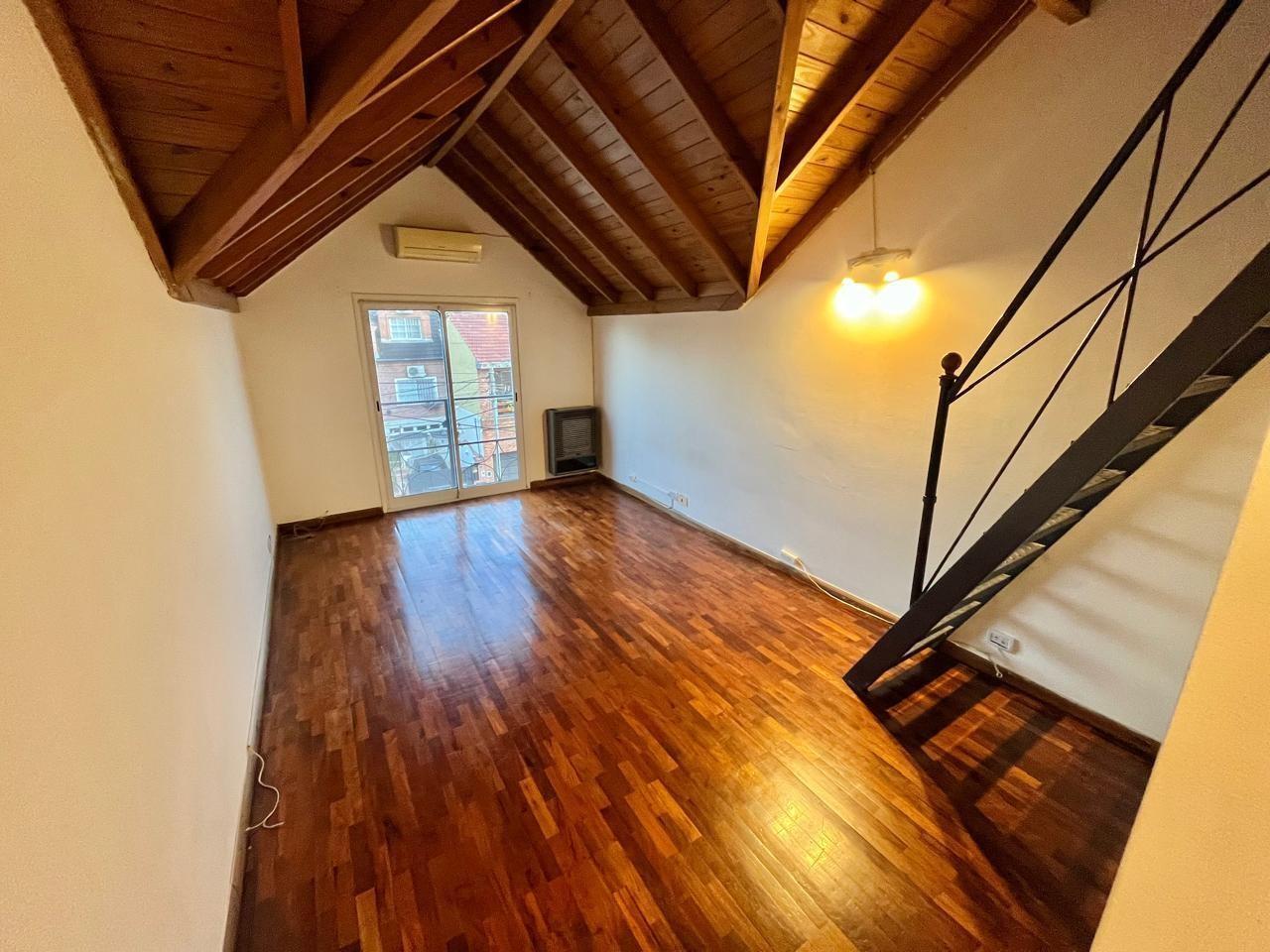 Foto de TRIPLEX EN ALQUILER EN OLIVOS - 3 DORMITORIOS - PATIO - COCHERA - 50%, imagen 4