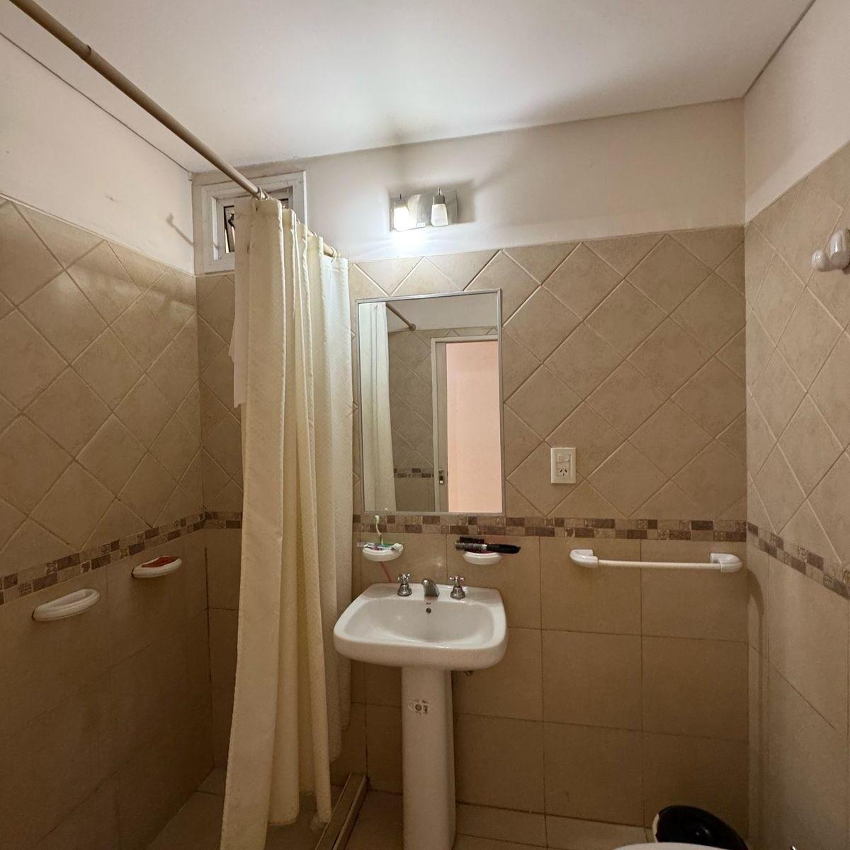 Arturo Illia 664 4