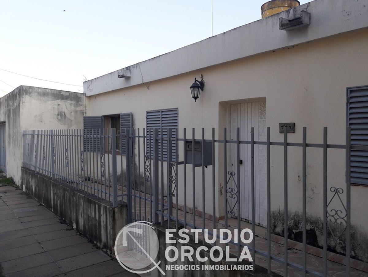 Casa "a RECICLAR" Araza N° 777